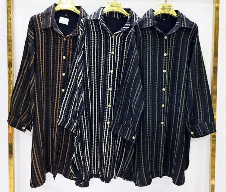 مانتو زنانه کرب دبل چاپی جلو دکمهدار